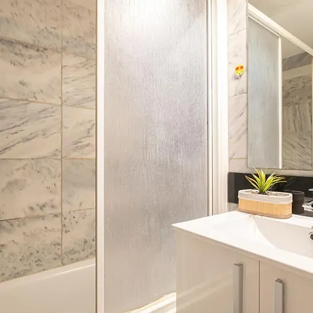 Apartment Ricardo Soriano L *